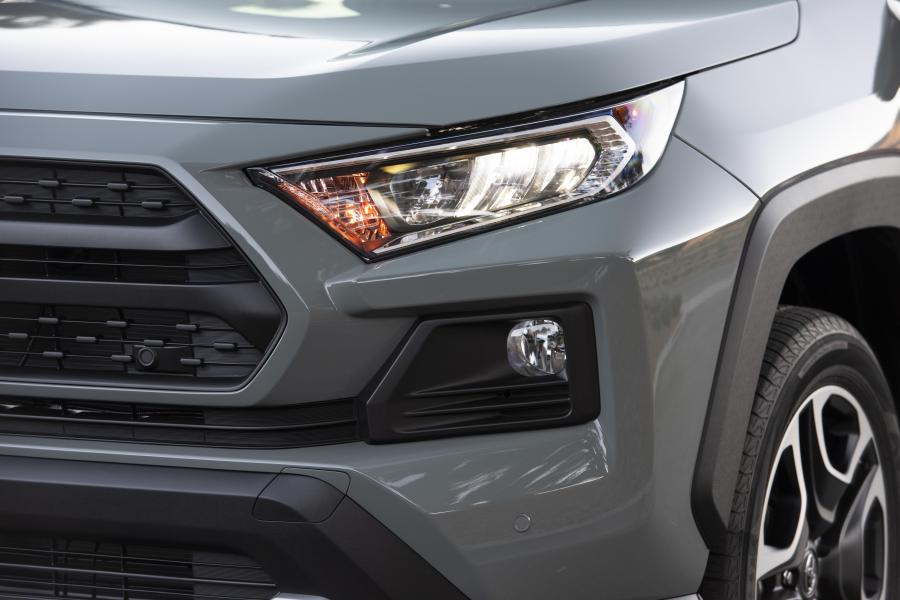 Детали экстерьера Toyota RAV4 Adventure 2018 года  (NA) (фото 63 из 196)